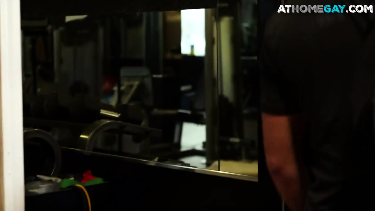 Barebacking jock fucks twink in gym