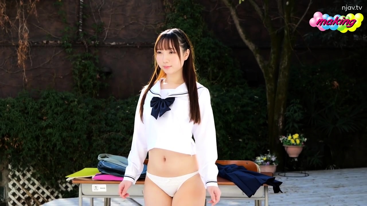 Japanese babe going solo