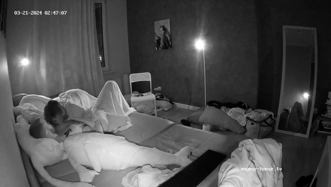 Emo Amateur Teen stript vor der Cam