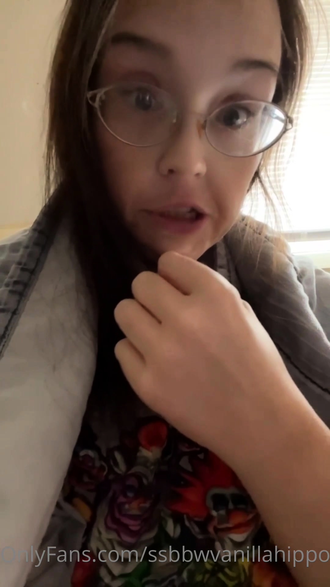 Hot Brunette mature Webcam Masturbation