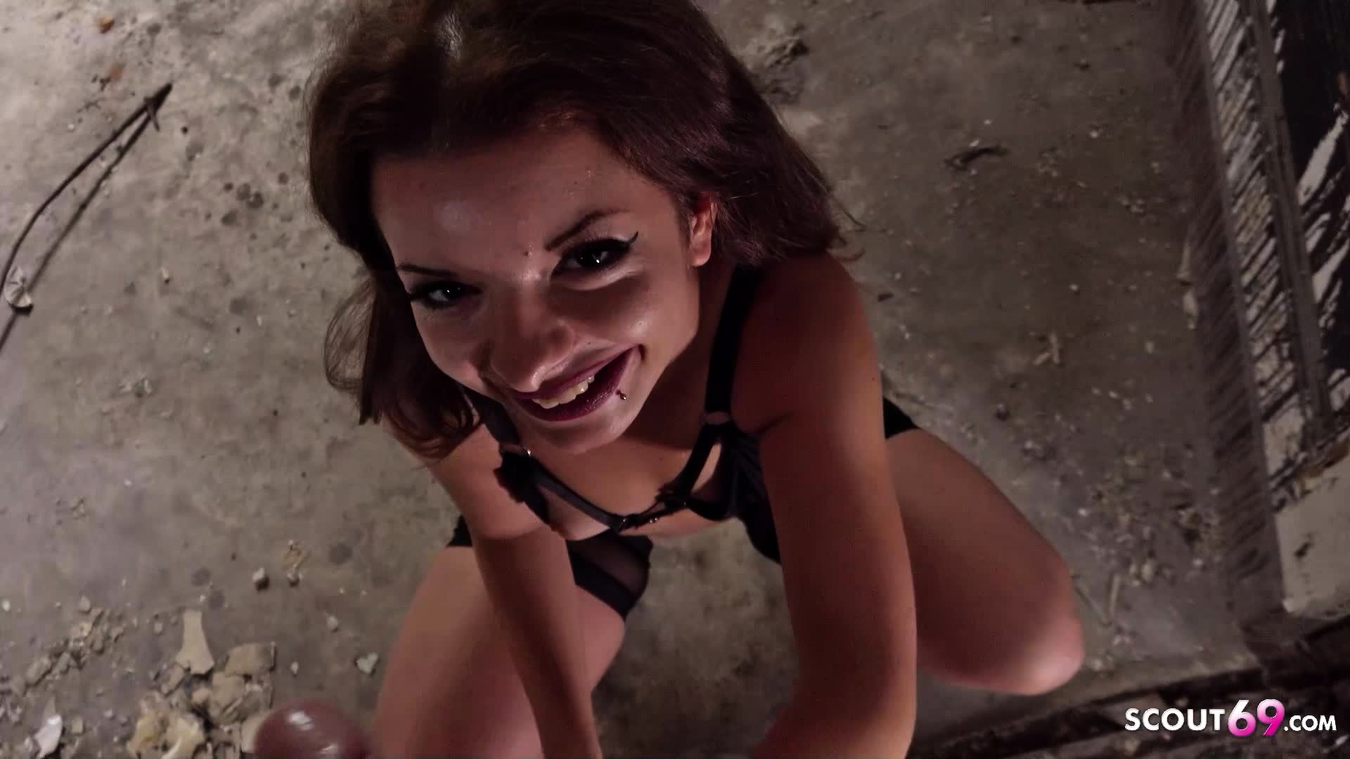 Real Midget Girl seduce to Lost Place Fuck by German Guy