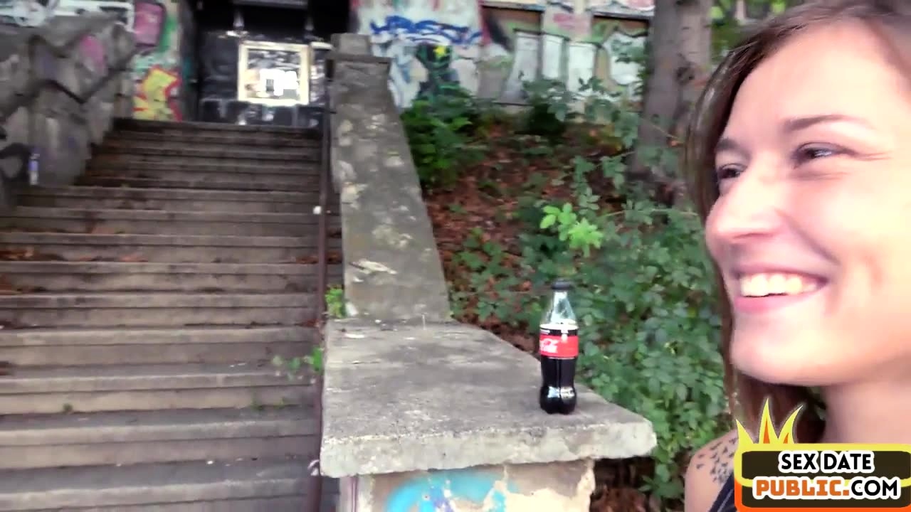 Cute amateur babe public fucked outdoor