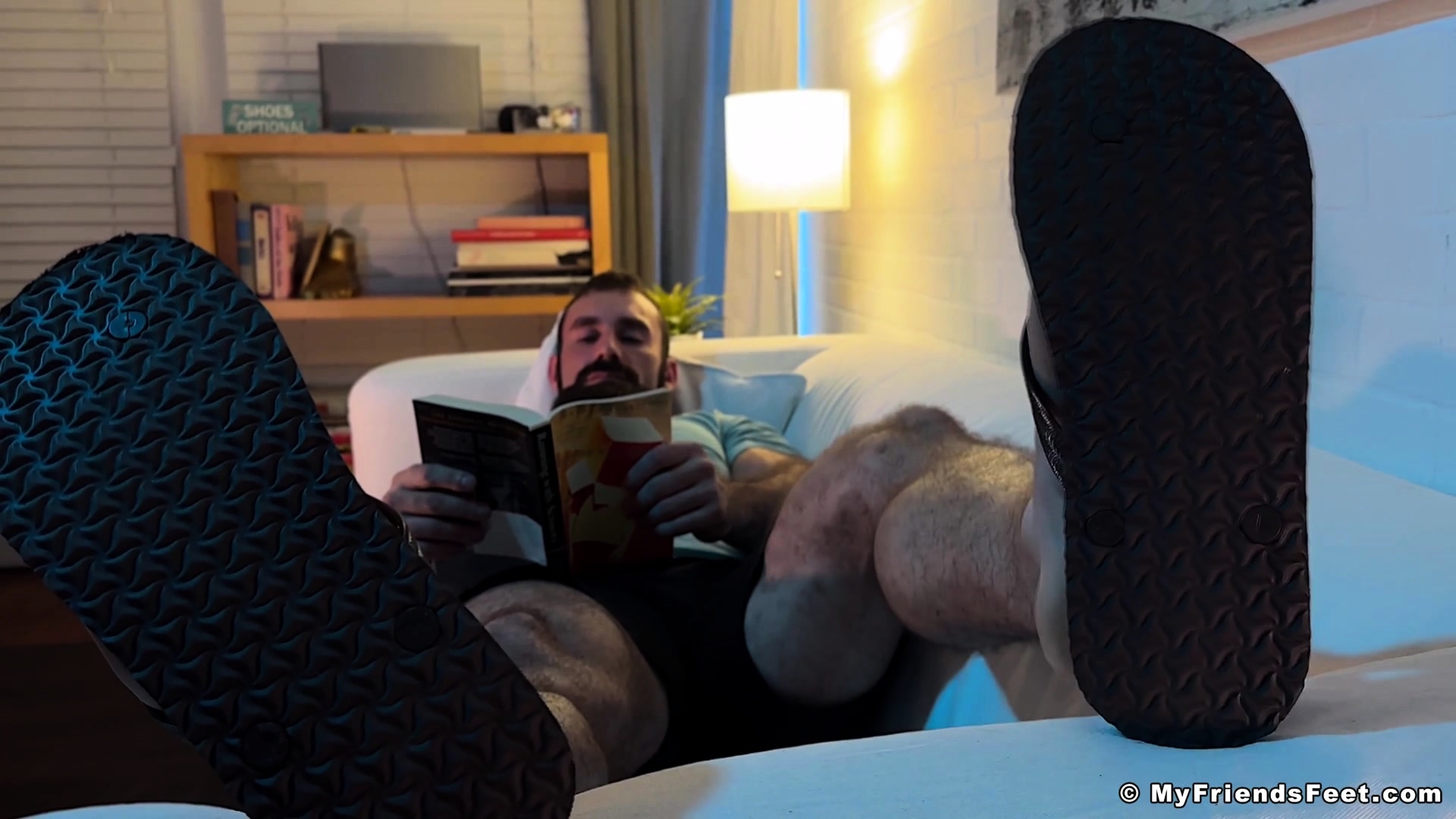 Kinky homo Jaxton shows off his lovely toes from heaven