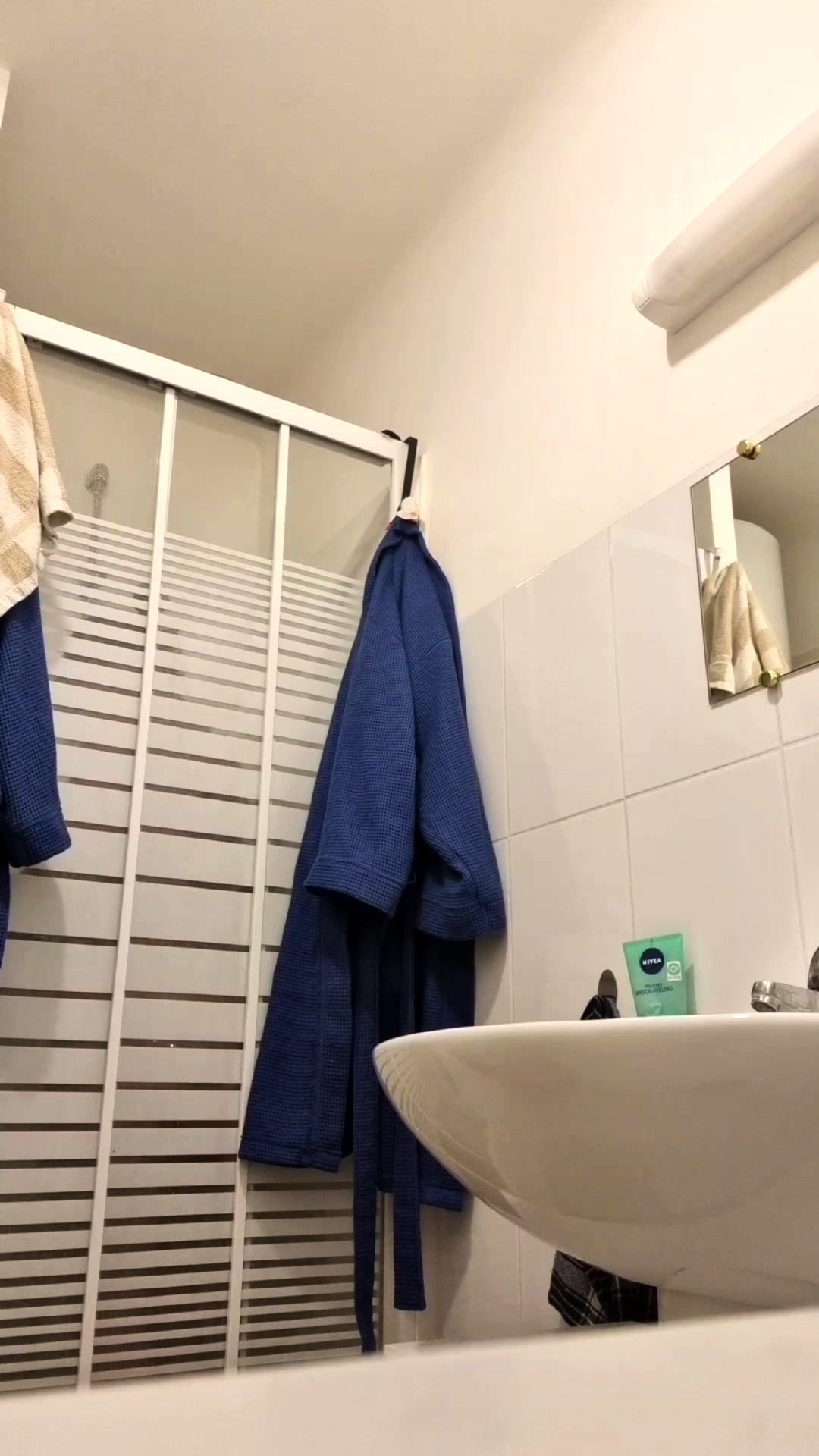 Voyeur shower
