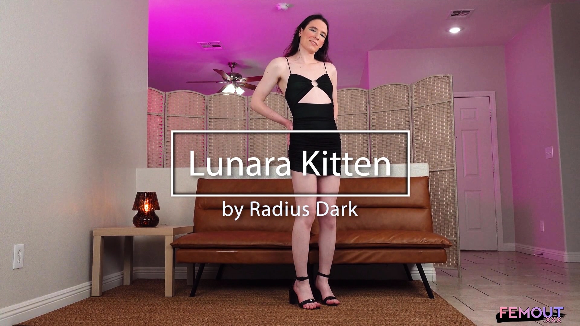 FEMOUT XXX Lunara Kitten On The Hunt
