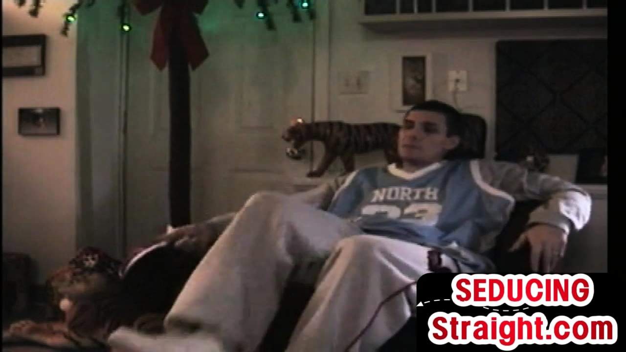Seduced str8 fellow gets sucked by gay