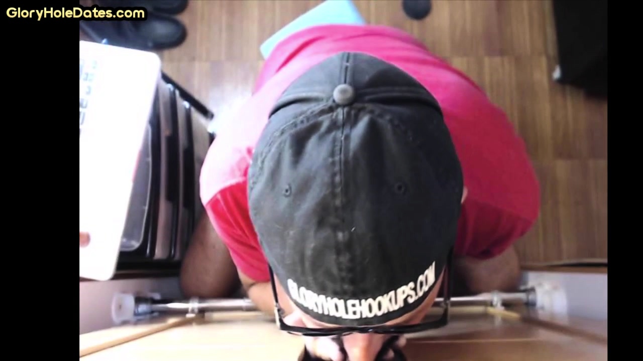 Gloryhole BJ DILF deepthroats black cock
