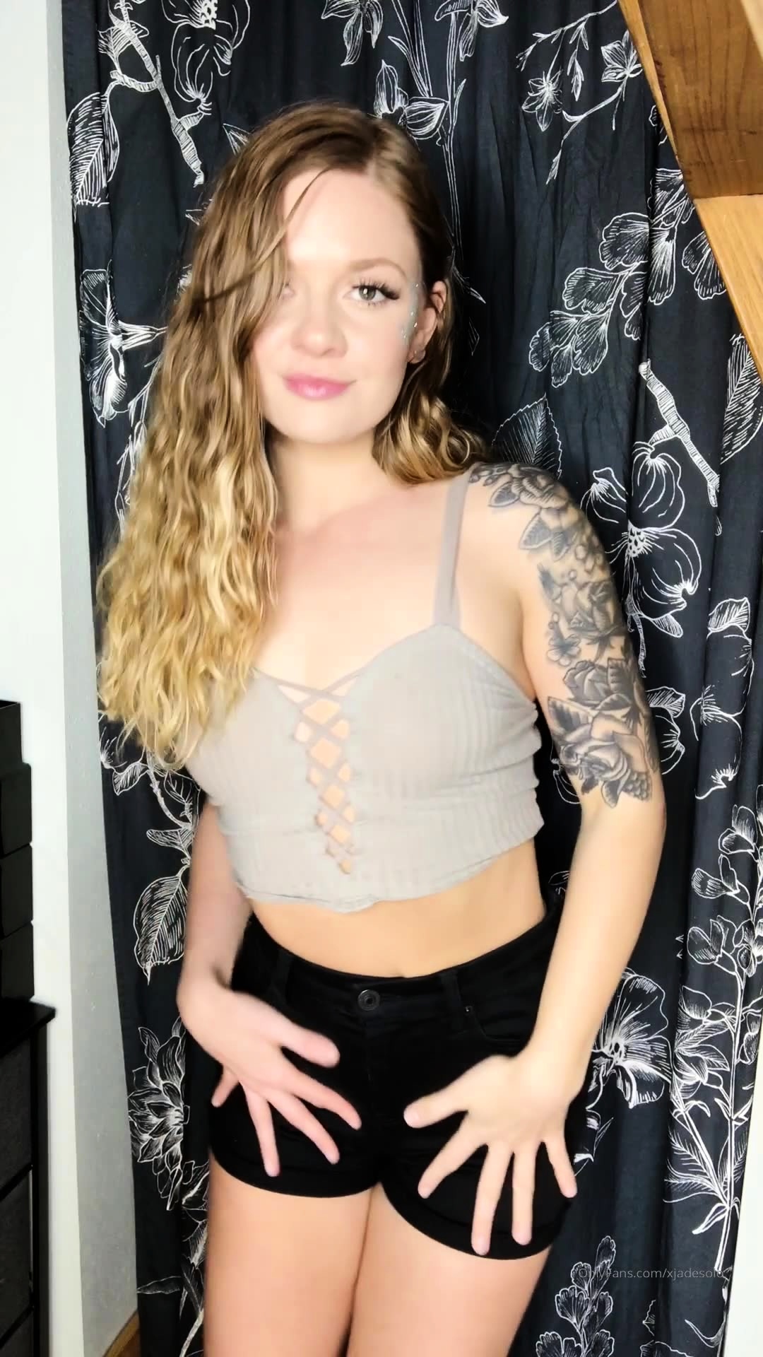 blonde teen pregnant girl has her pussy masturbated