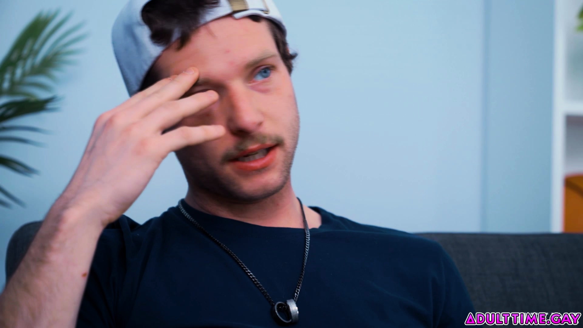 Damn I want to suck Leo dry!!! So HOT watching him FUCK!