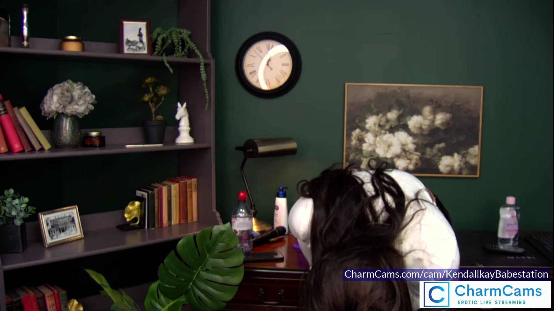 Unlock Exclusive Content in Kendallkay Room
