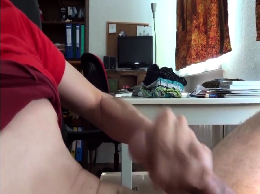 Skinny Twink Cums Hard