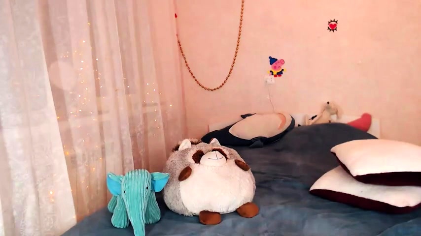 European camgirl Cheryl Blossom with monster tits teasing