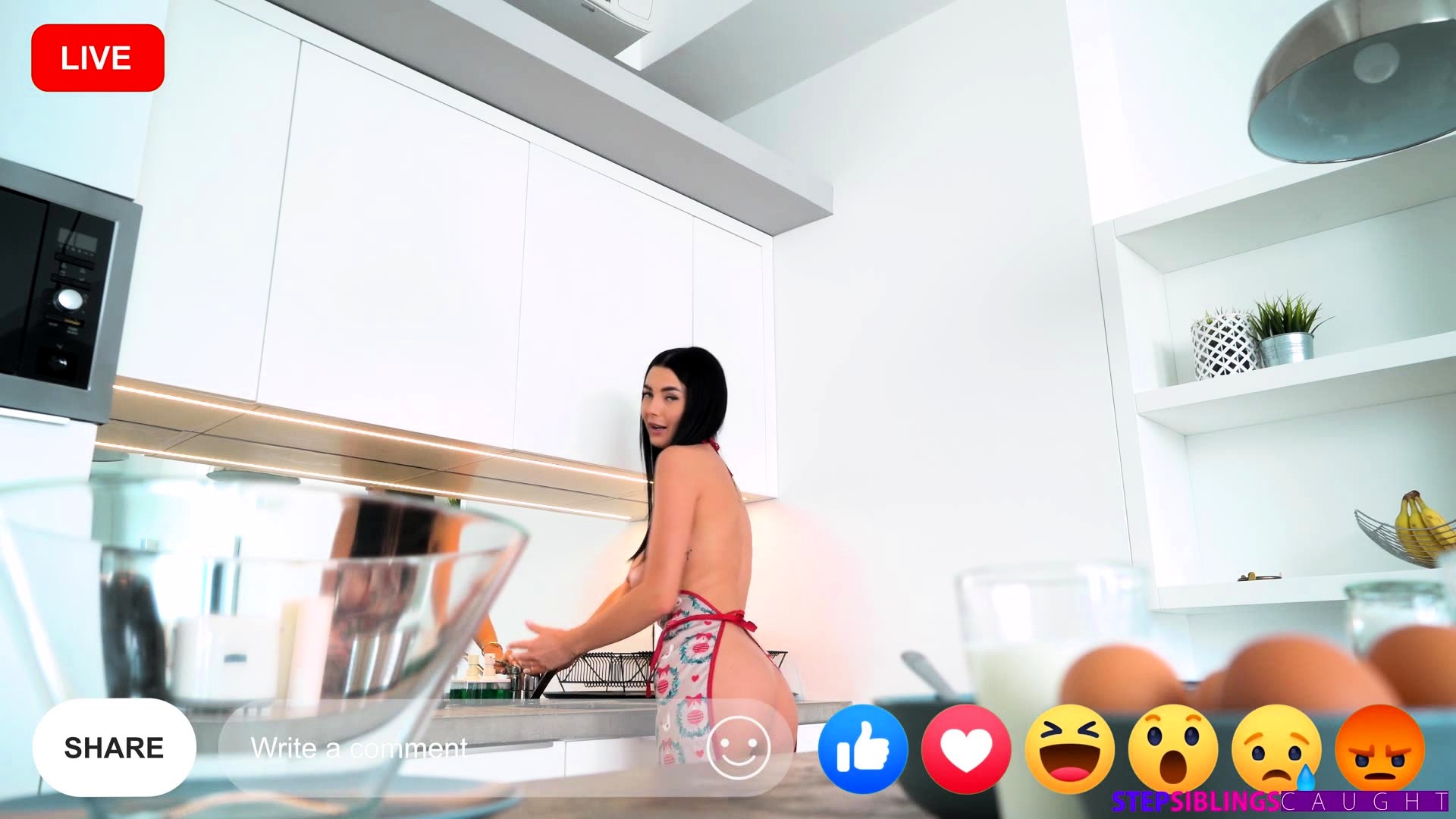 Big tits stepsis show me her muffin