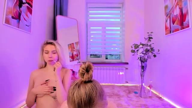 sexy amateur hot blonde teen show webcam