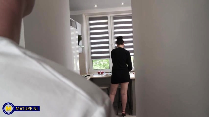 Amateur Milf Isadora Fucks Her Stepson