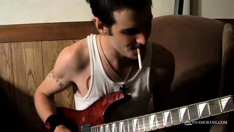 Stud Chainsmoker Axel Busts His Load After Puffing His Cigs