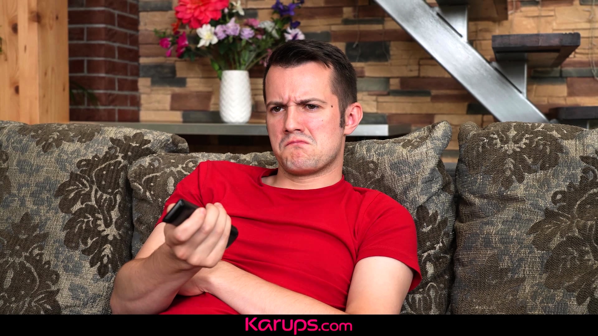 Energetic Teen Girlfriend Begs For His Cock - Karups