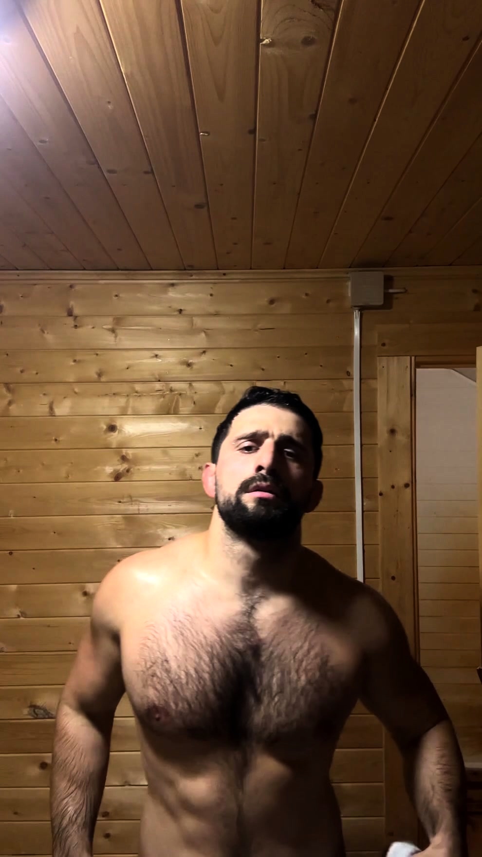 Straighty amateur bear turns gay