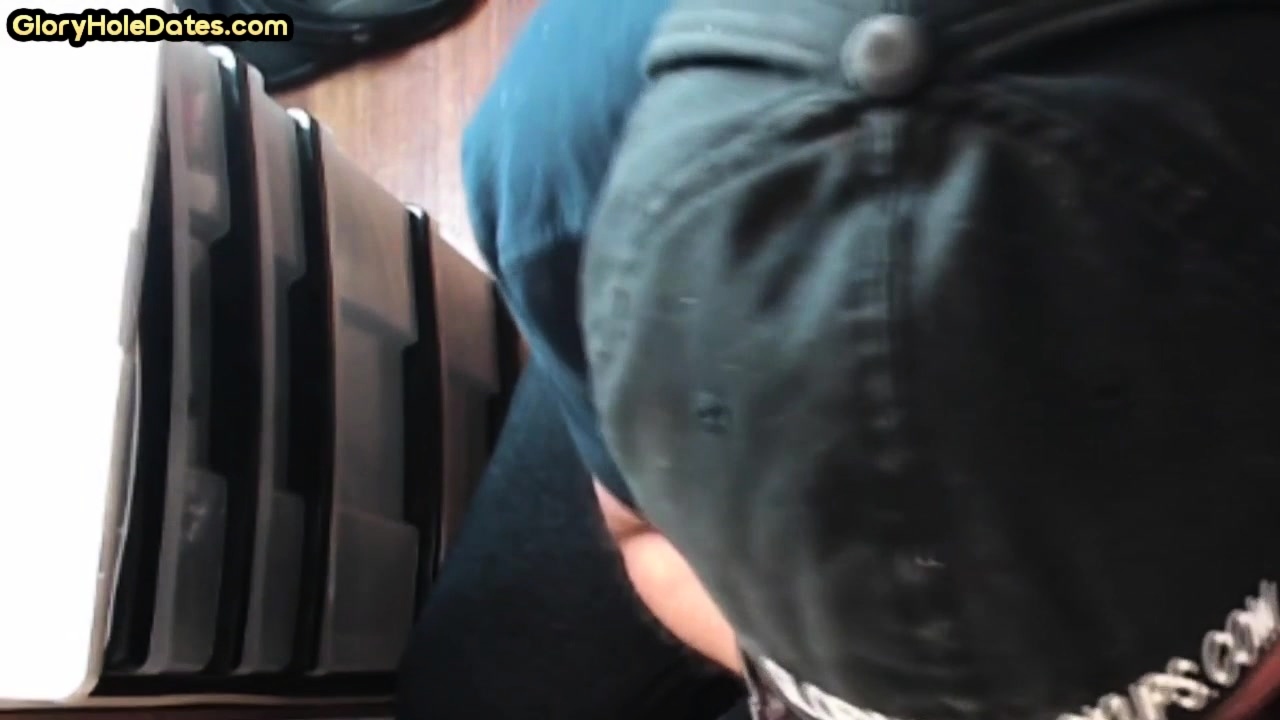Gloryhole mature DILF sucks in closeup