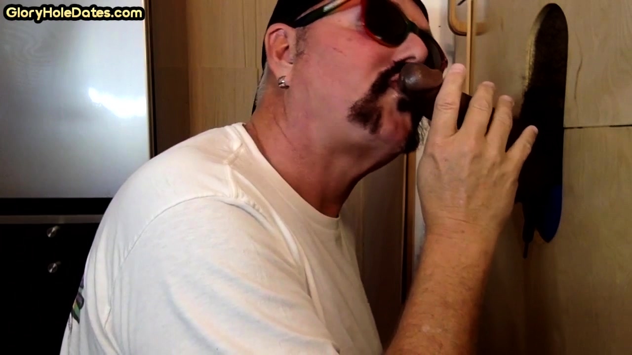 Gloryhole gaydaddy sucks long black dick