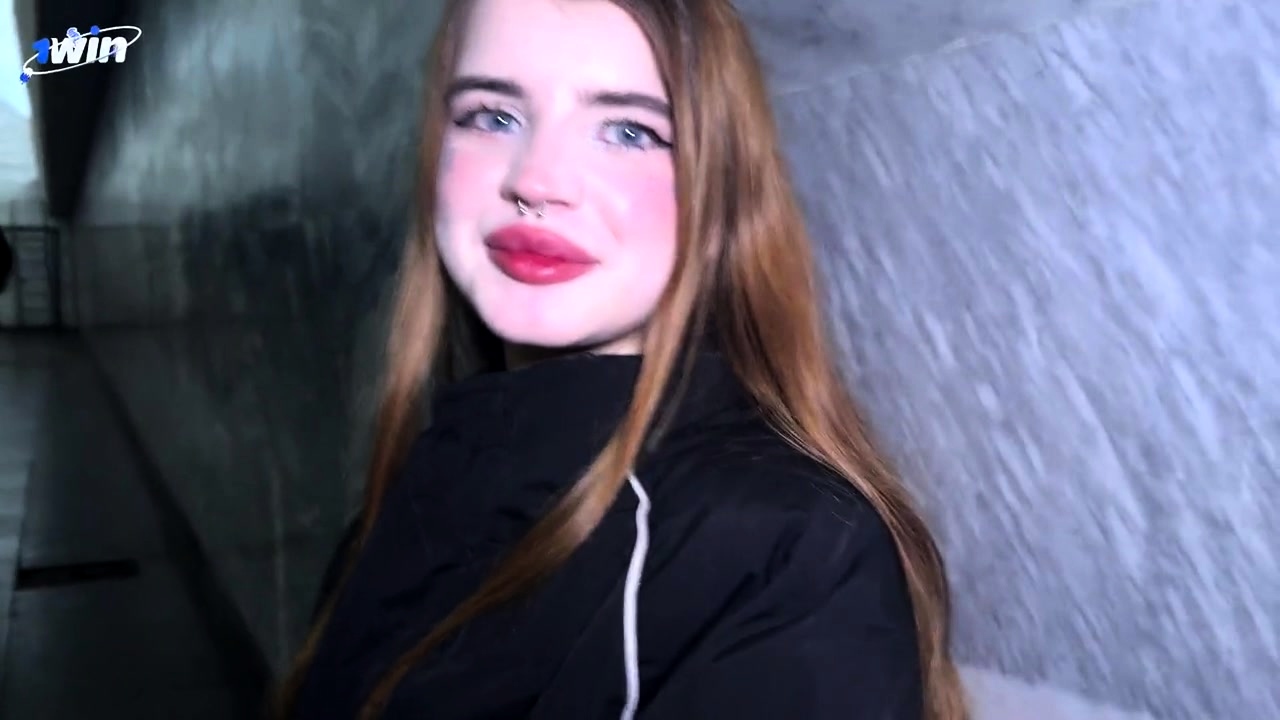 I met a slut on the subway and fucked her in the front door