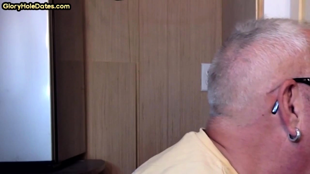 Gloryhole DILF deepthroating big cock