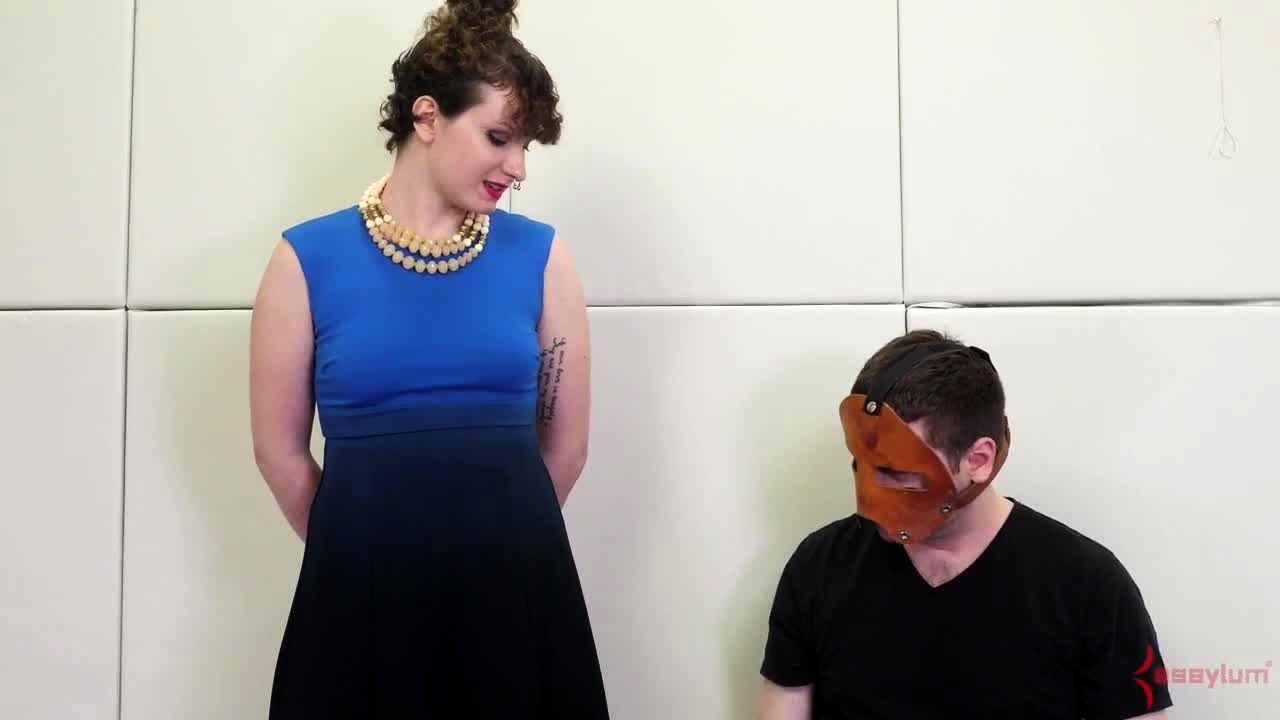 Horny assylum chick banged