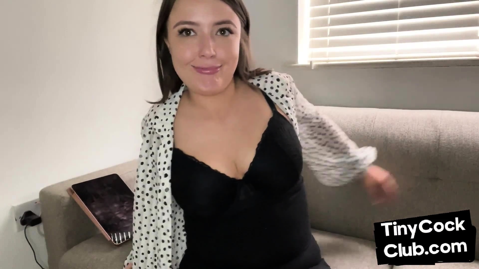 SPH amateur femina humiliates smallcocks