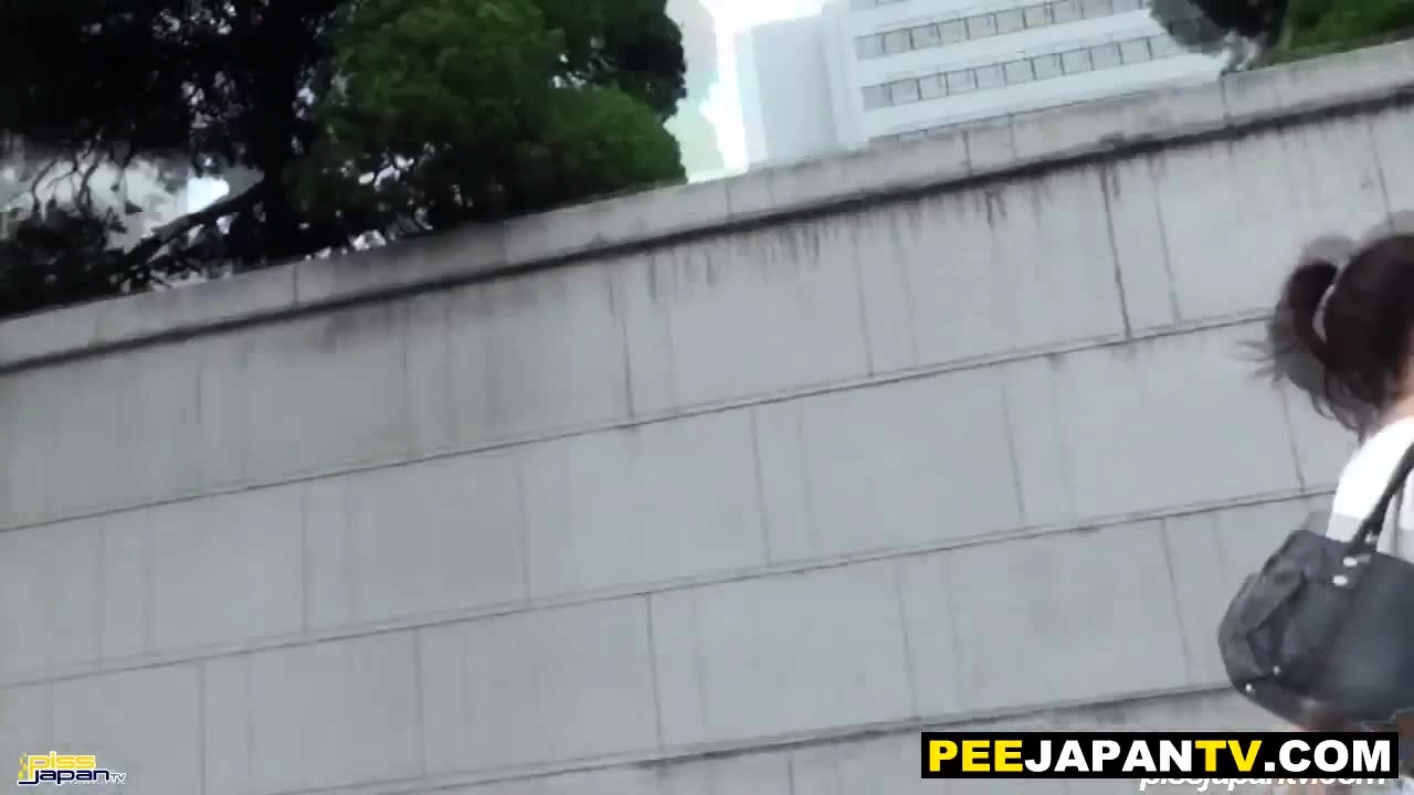 Kinky japanese babe pees