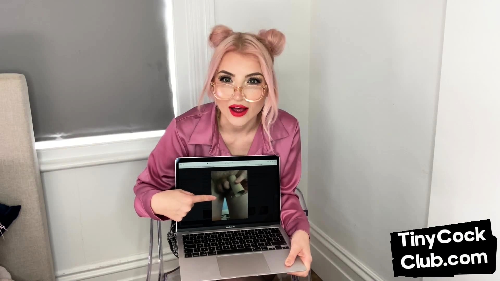 Worthless small dick guy mocked