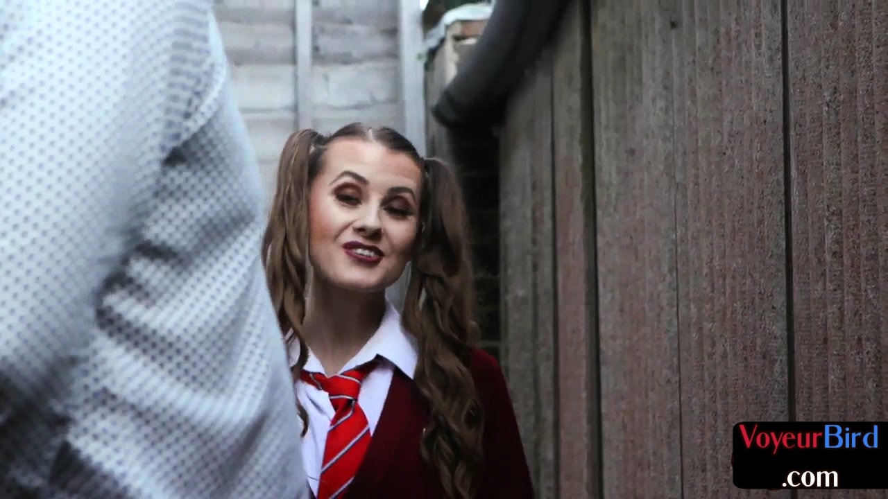 CFNM voyeur babe teasing wanker outdoor