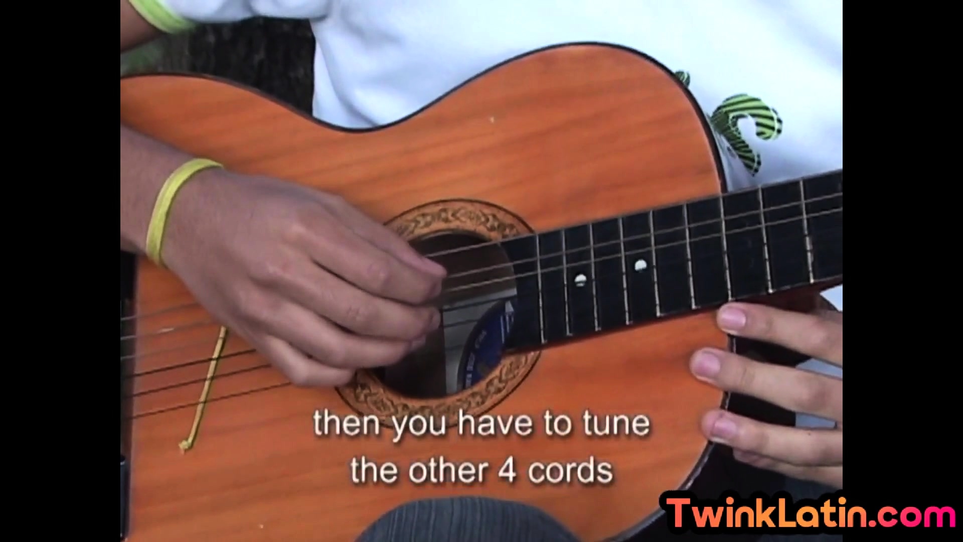 Solo amateur Spanish twunk fingers ass