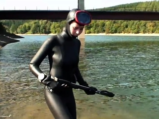 Public amateur fucked outdoors before cumshot