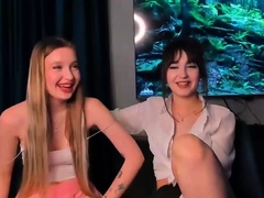 two-amateur-blonde-teen-babes-sucking-huge-fat-cock