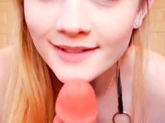 miinuinu dildo sucking