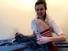 young-amateur-teen-in-solo-masturbation-getting-kinky