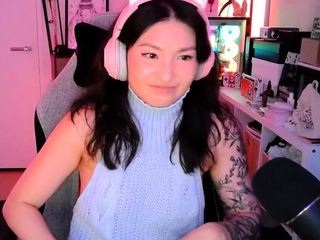 Tattoed Amateur Webcam Girl Hot Dildo Action Masturbation