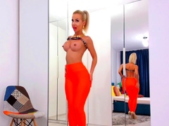 moldavian-bliss-adores-to-tease-in-orange-leggings