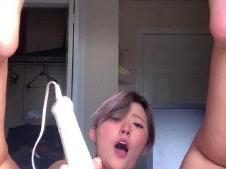 Amateur blonde teen fucks pussy and ass with toy