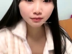 beauty-small-tit-amateur-teen-masturbating-her-shaved-pussy