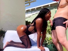 busty-babe-amari-anne-receives-an-outdoor-fucking