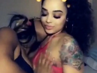 Ebony Amateur Lesbians Kissing and Squirting