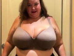 Fat BBW with big boobs masturbating and squirtin on cam